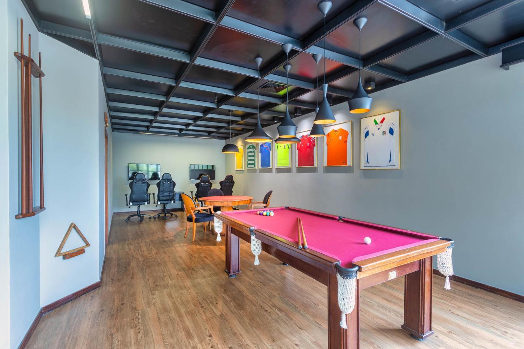Ouro Minas Hotel Belo Horizonte, Dolce By Wyndham Kültér fotó The pool table at the office of the University of the Philippines Diliman.